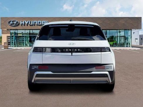 New 2026 Hyundai Ioniq 5 SEL image 8