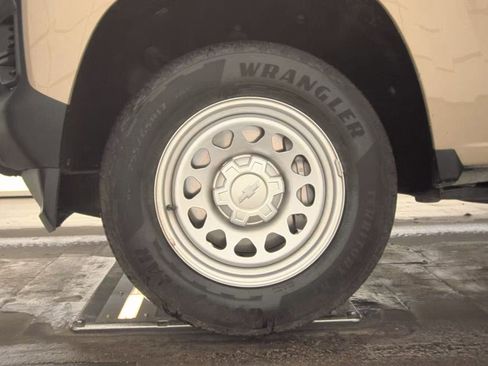 Used 2024 Chevrolet Colorado W/T image 14