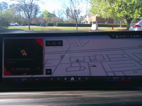 Certified 2025 BMW X7 M60i w/ Climate Comfort Package image 24