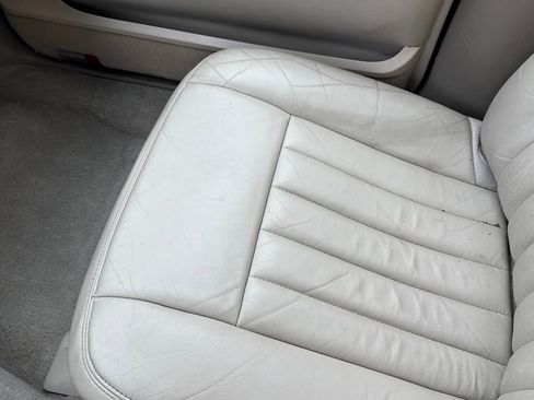 Used 2006 Lincoln Town Car Signature image 20