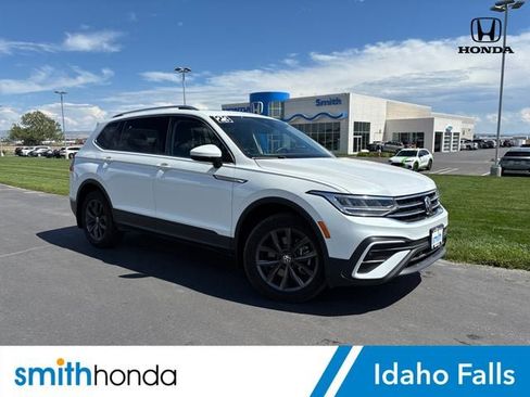 Used 2023 Volkswagen Tiguan SE w/ Panoramic Sunroof Package AWD/4WD image 1