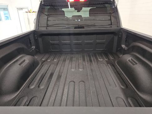 Used 2026 RAM 2500 Big Horn AWD/4WD image 4