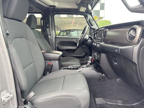 Used 2021 Jeep Gladiator Sport AWD/4WD image 24
