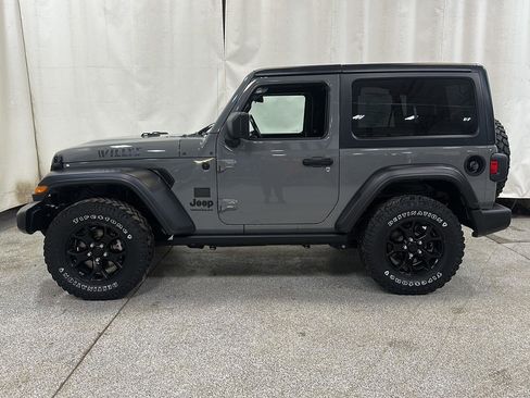 Used 2022 Jeep Wrangler Sport AWD/4WD image 2