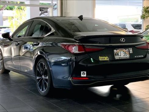 Used 2023 Lexus ES 300h F Sport FWD image 5