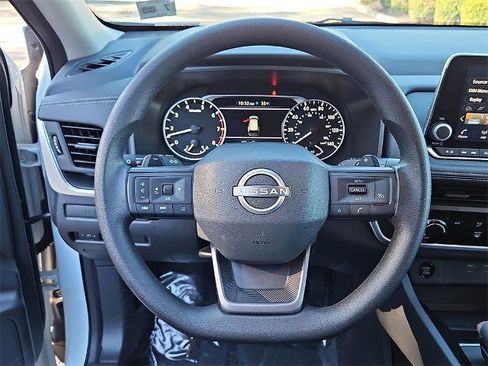 Certified 2025 Nissan Rogue S image 23