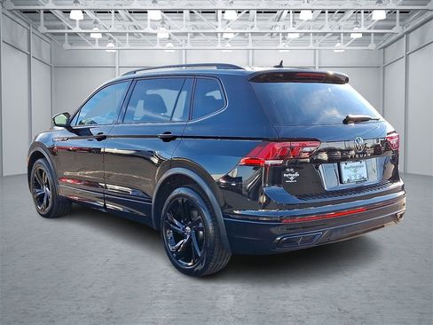 Certified 2023 Volkswagen Tiguan SE R-Line image 4