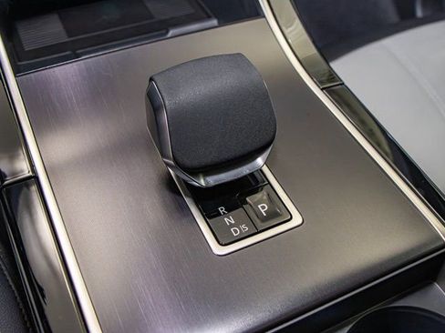 Used 2026 Land Rover Range Rover Evoque Dynamic SE image 19