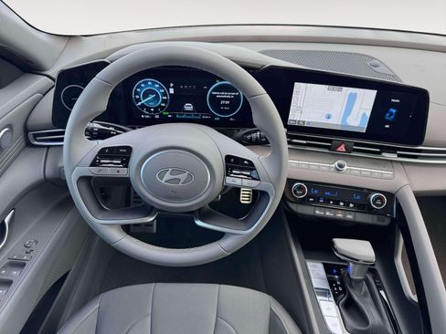New 2026 Hyundai Elantra SEL FWD image 17
