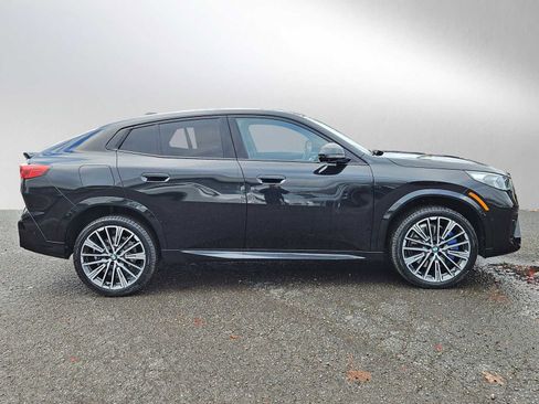 Used 2025 BMW X2 xDrive28i w/ Premium Package image 2
