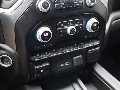 Used 2020 GMC Sierra 2500 Denali w/ Denali Ultimate Package AWD/4WD image 26