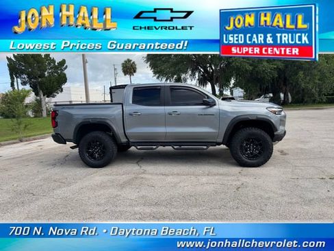 Used 2025 Chevrolet Colorado ZR2 w/ Midnight Edition AWD/4WD image 16