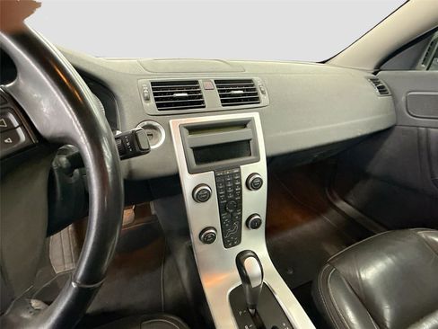 Used 2011 Volvo C70 T5 FWD image 3