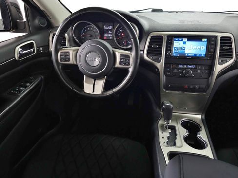 Used 2011 Jeep Grand Cherokee Laredo AWD/4WD image 17