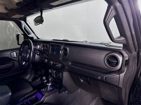 Used 2022 Jeep Gladiator Sport image 32