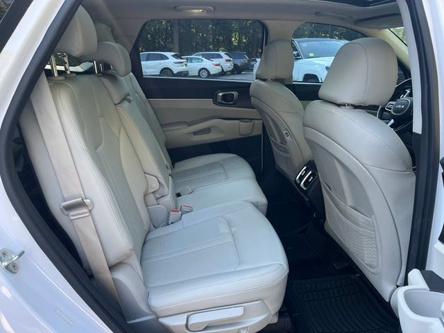Used 2022 Kia Sorento S w/ Panoramic Sunroof Package FWD image 13