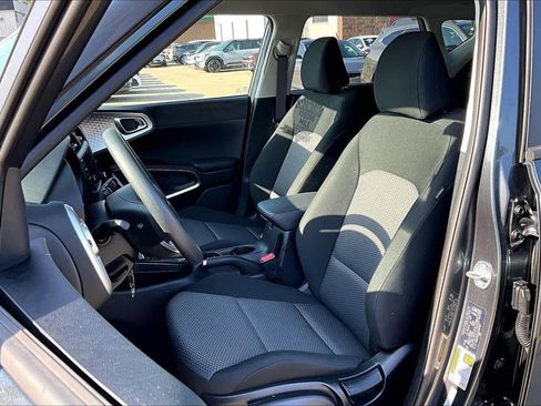Certified 2025 Kia Soul LX w/ LX Technology Package FWD image 20