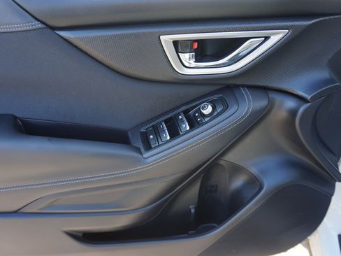 Used 2019 Subaru Forester Premium w/ All-Weather Package image 11