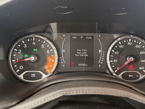 Used 2018 Jeep Renegade Latitude w/ Popular Equipment Group image 13