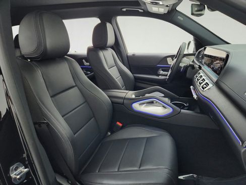 Used 2025 Mercedes-Benz GLS 450 4MATIC image 32