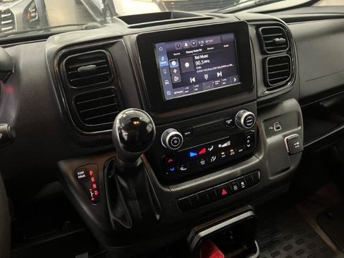 Used 2023 RAM ProMaster 2500 FWD image 10