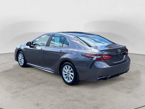 Used 2024 Toyota Camry SE FWD image 3