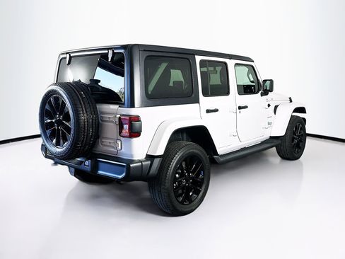 Used 2023 Jeep Wrangler Sahara w/ Cold Weather Group image 9