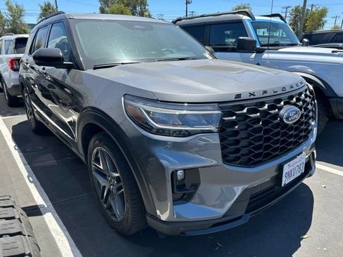Used 2025 Ford Explorer ST AWD/4WD image 1