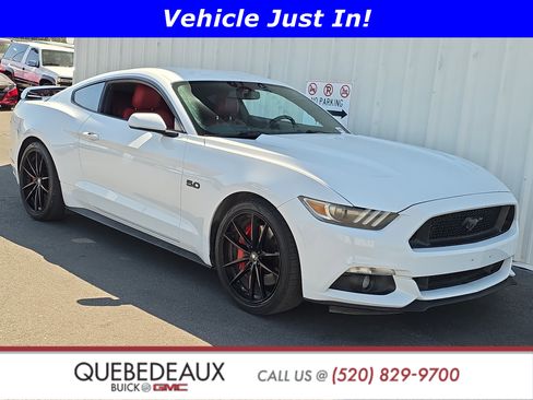 Used 2015 Ford Mustang GT RWD image 1