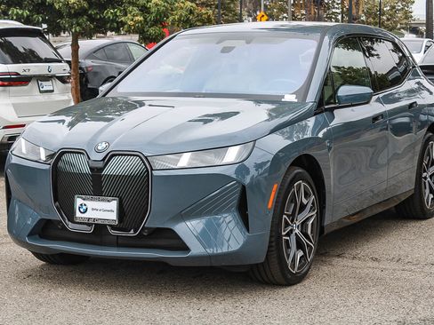 Certified 2026 BMW iX xDrive45 AWD/4WD image 3