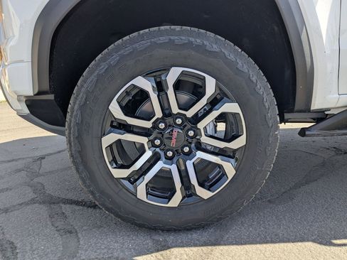 New 2025 GMC Canyon AT4 w/ Nightfall Edition image 26