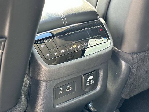 Used 2025 INFINITI QX60 Sensory w/ Vision Package AWD/4WD image 32