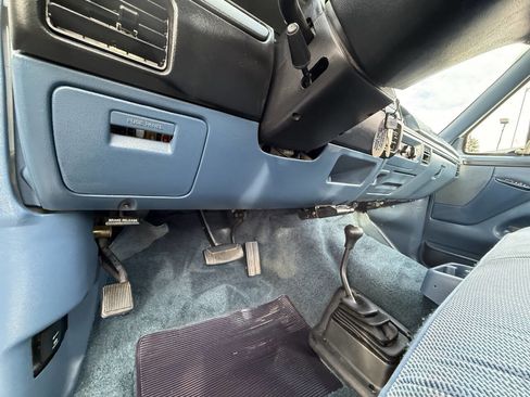 Used 1997 Ford F250 4x4 Regular Cab Heavy Duty image 30