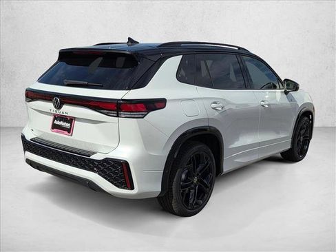 New 2026 Volkswagen Tiguan SE R-Line FWD image 2