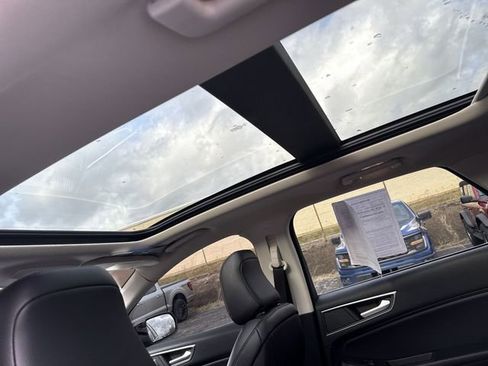 Used 2022 Ford Edge SEL image 18