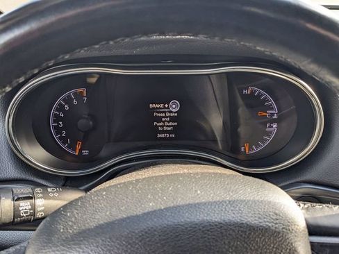 Certified 2022 Jeep Grand Cherokee Laredo X image 22