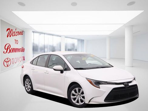 Used 2024 Toyota Corolla LE FWD image 2