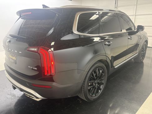 Used 2020 Kia Telluride SX w/ SX Prestige Package image 11