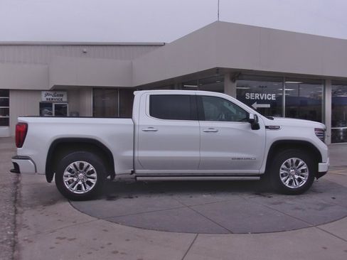 Used 2024 GMC Sierra 1500 Denali w/ Technology Package image 8