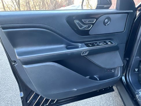 Used 2025 Lincoln Aviator AWD w/ Equipment Group 101A image 29