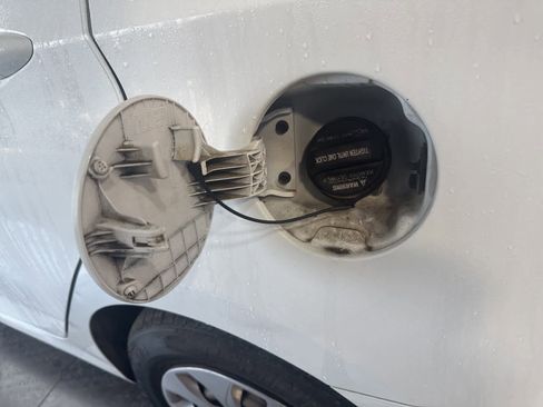 Used 2015 Hyundai Accent GLS w/ Option Group 02 image 8