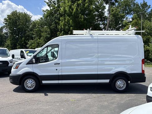 Used 2023 Ford Transit 250 Medium Roof AWD image 4