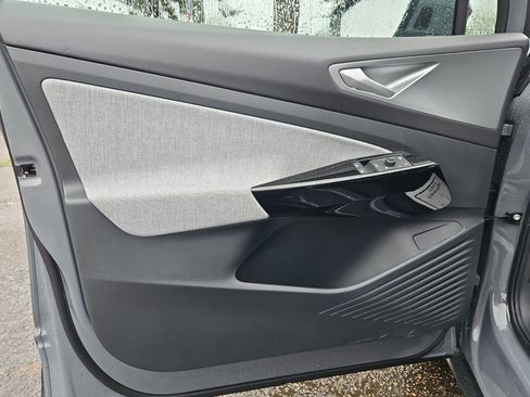 New 2026 Volkswagen ID.4 Pro image 9
