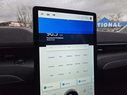 Used 2021 Ford Mustang Mach-E Premium image 15