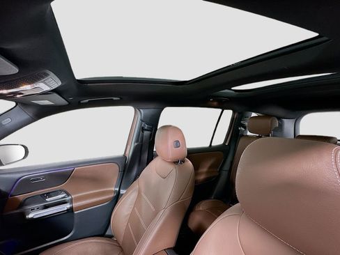 Used 2022 Mercedes-Benz GLB 250 image 14