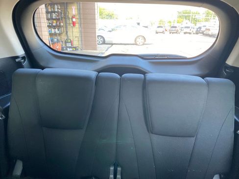 Used 2014 MAZDA MAZDA5 Sport image 13