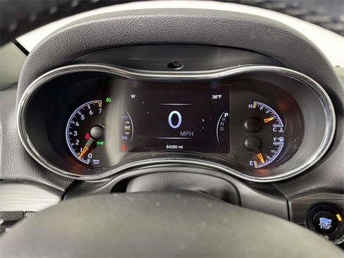 Used 2020 Jeep Grand Cherokee Limited image 3