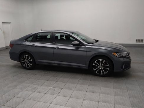 Used 2024 Volkswagen Jetta Sport image 11