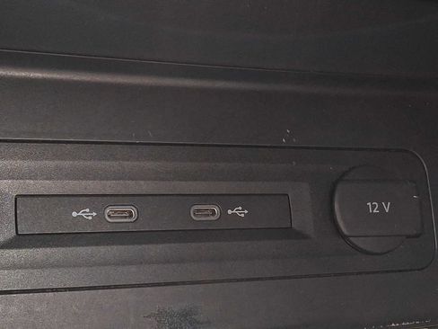 Certified 2021 Volkswagen Atlas Cross Sport SEL R-Line AWD/4WD image 22