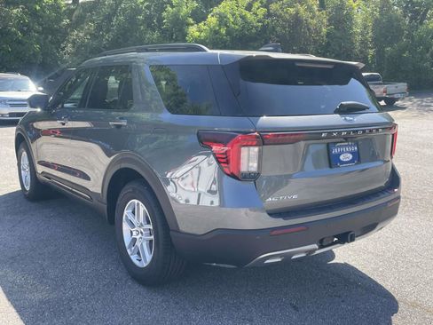 New 2026 Ford Explorer Active RWD image 3